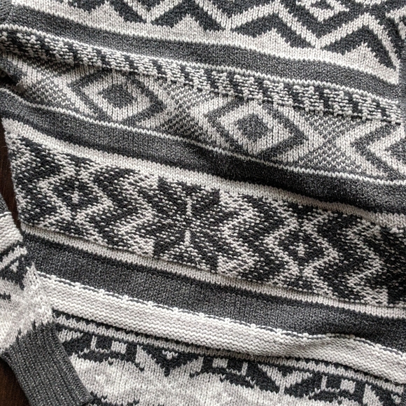 Winter Pullover - Picture 5 of 6